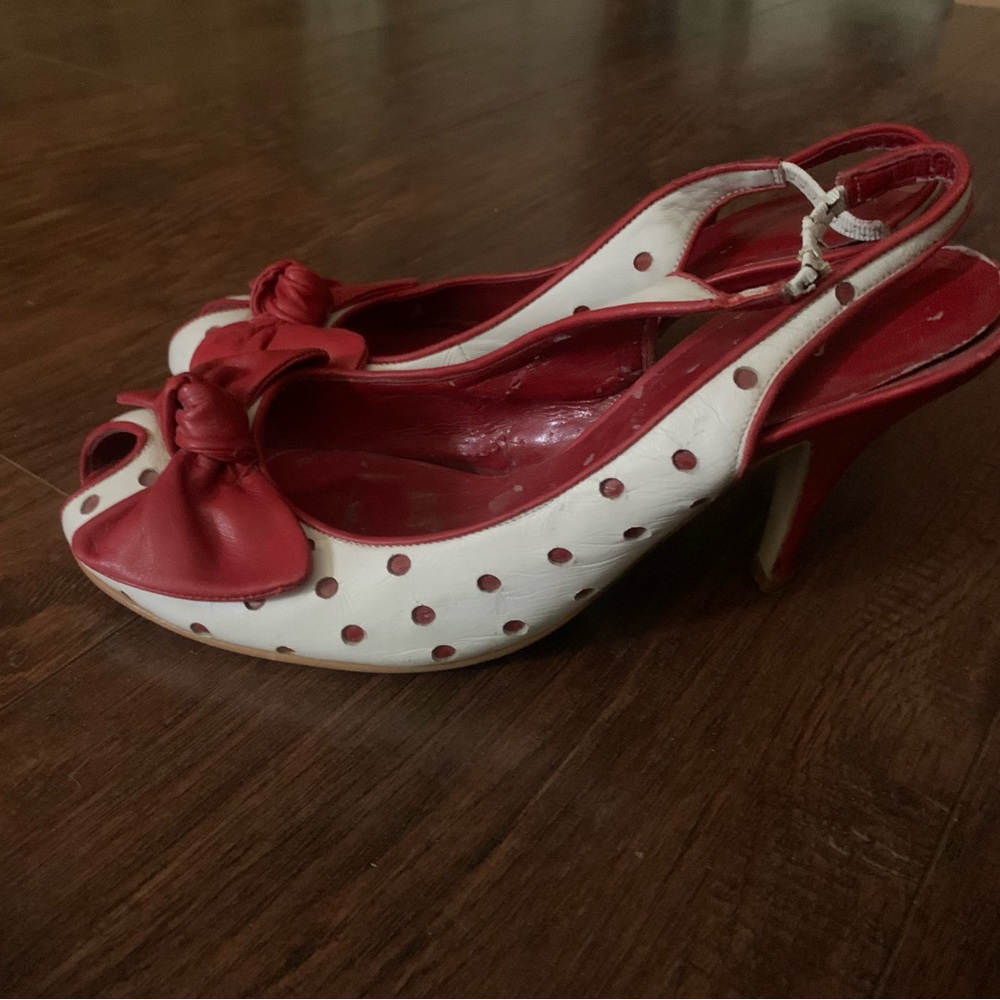 Vintage polka dot all leather 3 inch heel. - red and white
